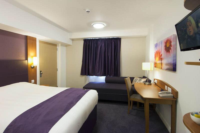Premier Inn Dundee Centre Bagian luar foto